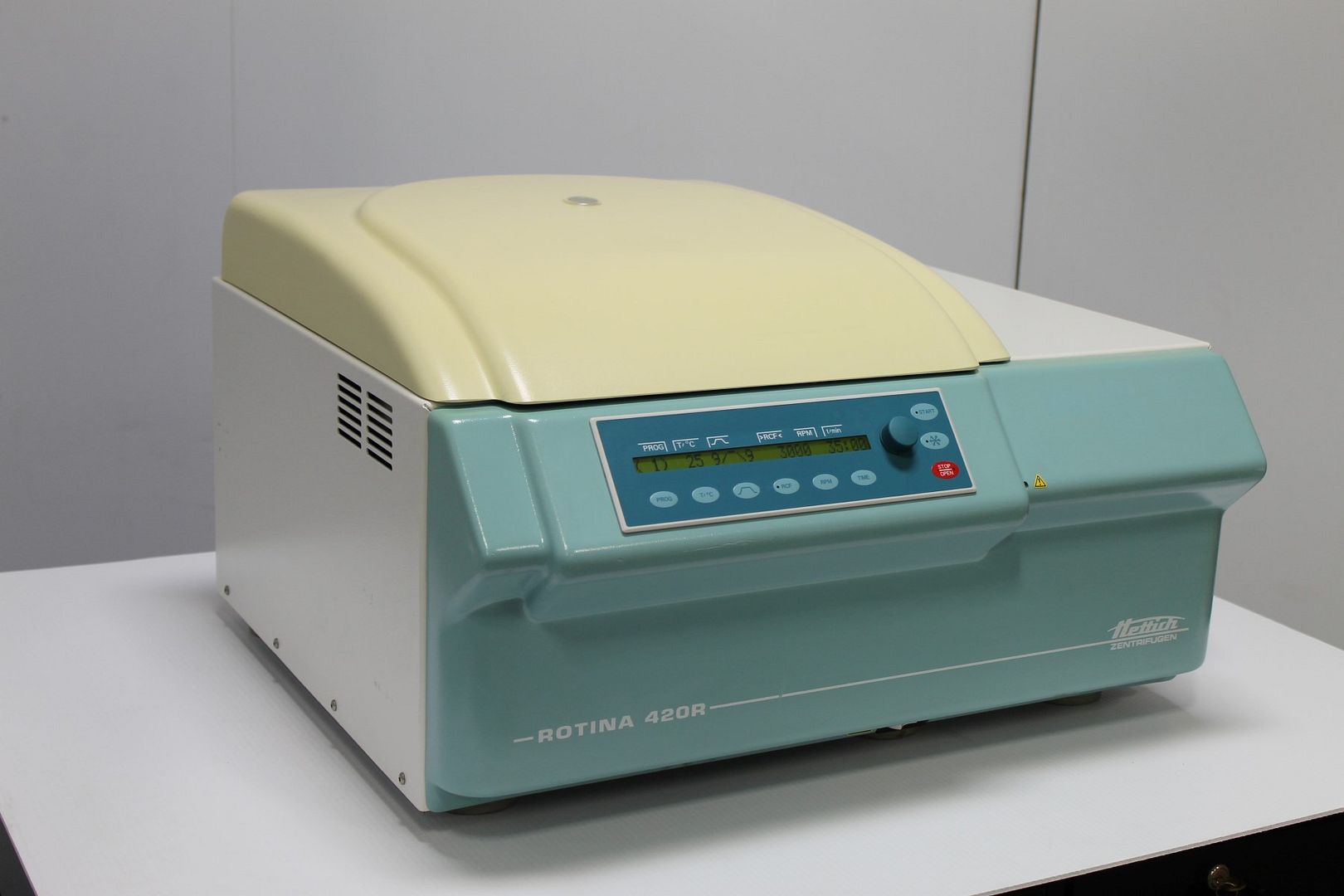 Hettich Rotina 420R Refrigerated Benchtop Centrifuge 4706-01